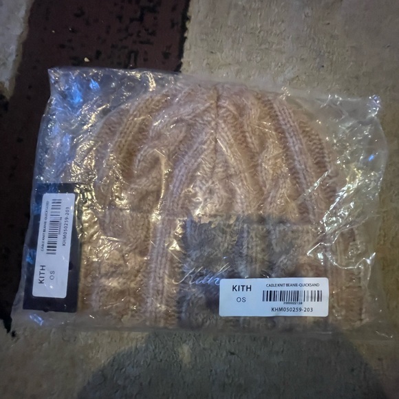 Kith Cable Knit Beanie ‘QuickSand’ - Picture 2 of 6
